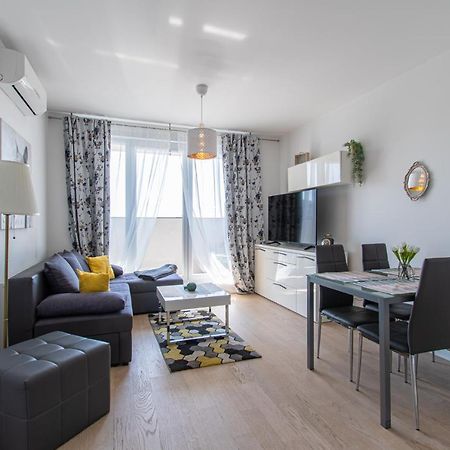 Flexible Selfcheckins 32 - Zagreb - Garage - Electric Vehicle Ccharger - Big Loggia - New - Apartments Repinc 32 Εξωτερικό φωτογραφία