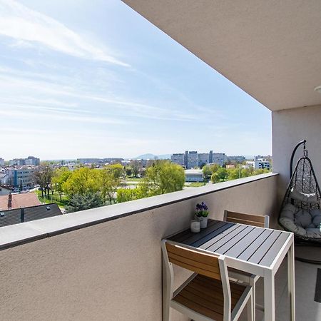 Flexible Selfcheckins 32 - Zagreb - Garage - Electric Vehicle Ccharger - Big Loggia - New - Apartments Repinc 32 Εξωτερικό φωτογραφία
