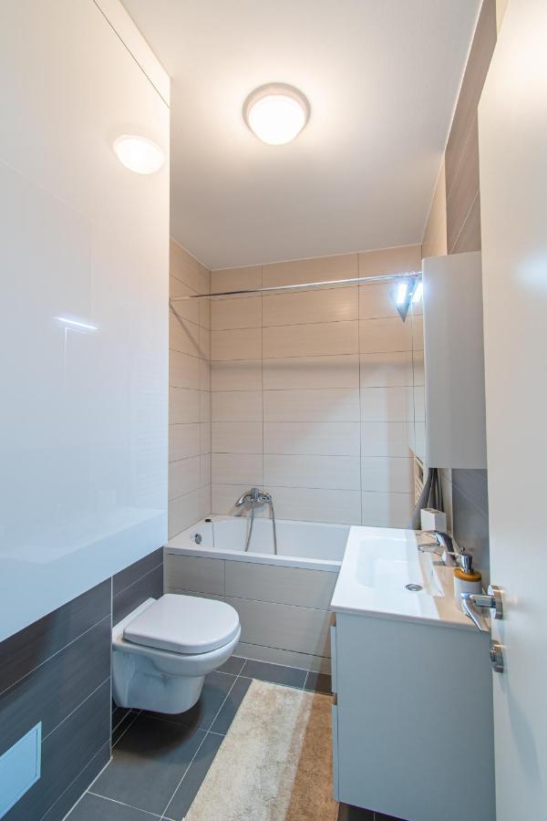 Flexible Selfcheckins 32 - Zagreb - Garage - Electric Vehicle Ccharger - Big Loggia - New - Apartments Repinc 32 Εξωτερικό φωτογραφία