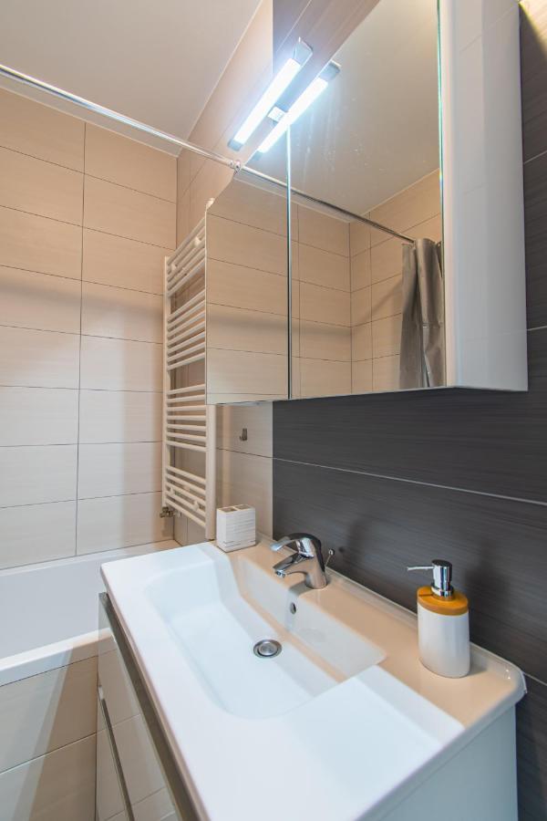 Flexible Selfcheckins 32 - Zagreb - Garage - Electric Vehicle Ccharger - Big Loggia - New - Apartments Repinc 32 Εξωτερικό φωτογραφία