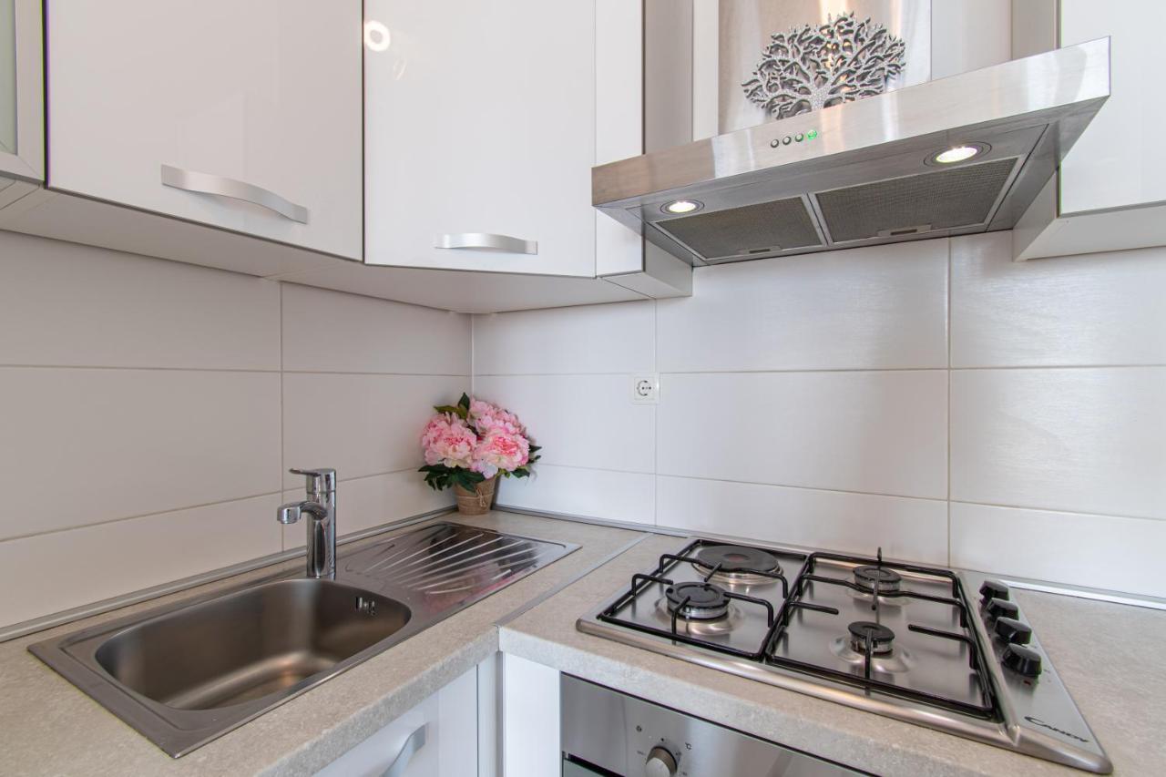 Flexible Selfcheckins 32 - Zagreb - Garage - Electric Vehicle Ccharger - Big Loggia - New - Apartments Repinc 32 Εξωτερικό φωτογραφία